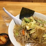 椿ラーメンショップ - 麺リフト！