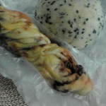 famikafedhi-puforesuto - ごまパンとぶどうパン