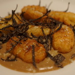 SIO syuji hijikuro - 揚げニョッキ、トリュフ香るセップ茸ソース