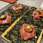 Ginza Yakiniku Sarondo Eijingu Bi-Fu - サーロインと雲丹の炙りキンパ