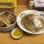 Chuukasoba Hisago - 半ラーメン・半かつ丼セット