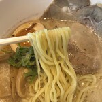 グッディ - 大判チャーシュー豚骨ラーメン