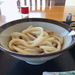 やまびこ屋 - ぶっかけうどん（冷）
      麺が個性的です☆