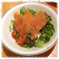 DINING KITCHEN 九曜杏 - サーモンのサラダ