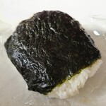 円山うおいち - おにぎり筋子(300円)です。