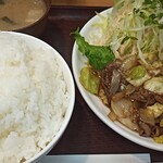 Teishokuya Iwai - 牛バラ焼肉炒め、ご飯特盛でコレ、おわかりいただけただろうか
