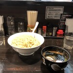 麺座 でん - つけめん大盛を注文。特盛はさすがに。。。