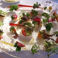 御影 ジュエンヌ - 色んな種類の野菜と魚介が少しずつお洒落に盛り付けられた前菜