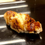 青空 - 穴子はかなり熱々です　旨い！