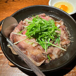 俺の割烹 銀座本店 - 黒毛和牛のすき焼き 1100円。生玉子 110円。