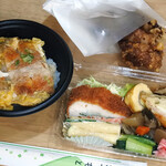 きままなおかず屋さん - かつ丼（ミニ）350円税込、おかずつめあわせ390円税込、からあげ3コ200円税込
