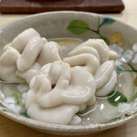 日本橋蛎殻町 すぎた - 鱈の白子
      冷たいお出汁と柚子でシンプルに、こんなに綺麗な味の白子はいただいた経験はありません！
      なんてクリアな味わいなのでしょう。