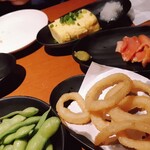 2000円 食べ放題飲み放題 居酒屋 おすすめ屋 - 枝豆　オニオンリングなど　