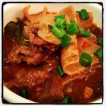 マラッカバー - トムヤム風モツ煮