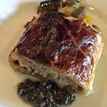 ガニュ・パン - 黒オリーブのペイストにアンチョビを混ぜたソースで