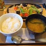 やよい軒 四日市追分店 - 中華風五目うま煮定食 830円