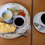 K2CAFE - 料理写真:ブレンドコーヒー（モーニングサービス付き）400円