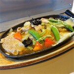 やよい軒 四日市追分店 - うま煮アップ