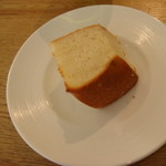 サーラ ビアンキ アル・ケッチァーノ - パン