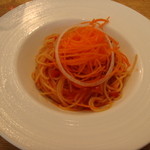 サーラ ビアンキ アル・ケッチァーノ - トマトパスタ