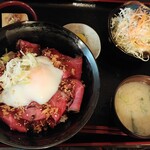 向日葵 - ローストビーフ丼 900円