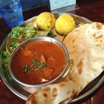 タンドールバル カマルプール - カマルランチ 800円(税込)
      ポーク（辛口） ライス大盛