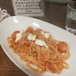 Osteria Rana - 鶏のポルペッティとリコッタチーズのトマトパスタ