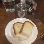 Osteria Rana - ランチのパン
