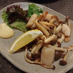 めしや 克元 - ホタテとしめじバター炒め 600円