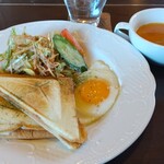 Darts Cafe&Bar CIEL - ホットサンド（サラダ、スープ付き）650円