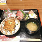 つきじ芳野吉弥 - 