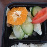 てぃふぁなぁ - サラダにデザートのみかん