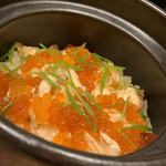 ご飯：鮭とといくら とても美味しい。やさしいいくらがたっぷり。 残ったご飯はお土産にしてもらいました。