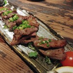 旅篭 - 厚切り牛たん炭火焼き 1650円