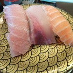 鮨覚 - 中トロ三点盛 \420(左から鉢鮪・鰤・サーモン)