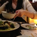 Takeichi - ●色白美肌美女が取り分けてくれました～