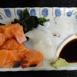 椅子のある立ち呑み つるつるいっぱい - サーモン＆イカ　※2012年12月