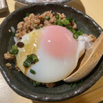 地葉 - そぼろ丼　黄身が濃厚