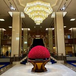 帝国ホテル - ロビー装花：赤薔薇プリザーブドフラワー 約1000本