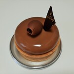 ショコラトリー・パティスリー ソリリテ - エクアドルミルクチョコムースと、大分産かぼす果汁とホワイトチョコのクリーム♪タルトショコラかぼすオレ678円