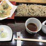 藤木庵 - せいろ二八蕎麦870円、野菜天ぷら460円