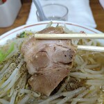 ラーメン二郎 - 肉、豚、旨い！