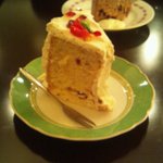カフェ シャンソニエ アコリット - バラのシフォンケーキ　珈琲とセットで950円