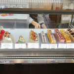 ふらんす菓子　コミネヤ - ケーキのショーケース＠右