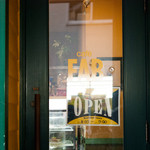 Cafe FAB - 玄関のドアです。