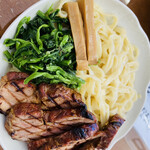 めんや暁 - アップ♪ 分厚いチャーシューが美味しそうです♫