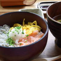 ダイナミックキッチン＆バー 響  西新宿野村ビル店 - いか明太シラス丼