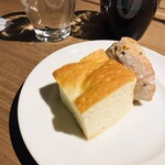Saras Cafe & Brasserie - 