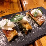 ピッツェリア パーレンテッシ - ⚫ほうれん草とリコッタチーズと松の実のパイ包み焼き  エルバッツォーネ