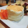 パンケーキストア ロバロバ - サーモンとクリームチーズのパンケーキ(￥1590)。初めてのお食事系パンケ。